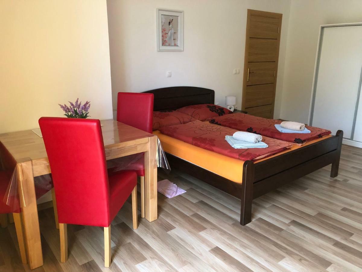 Apartment & Rooms Thomas โคเรนนิซา ภายนอก รูปภาพ
